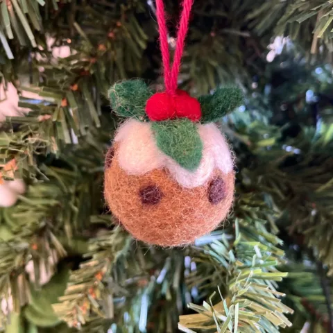 Image of a Christmas pudding felt decoration