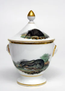 Image of a sugar bowl decorated with a grey rabbit