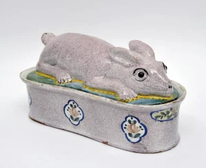 Image of a rabbit tureen from the 1750s